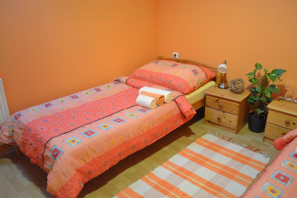 Hotel Byron Zlaté Moravce Zimmer foto