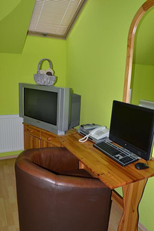 Hotel Byron Zlaté Moravce Zimmer foto