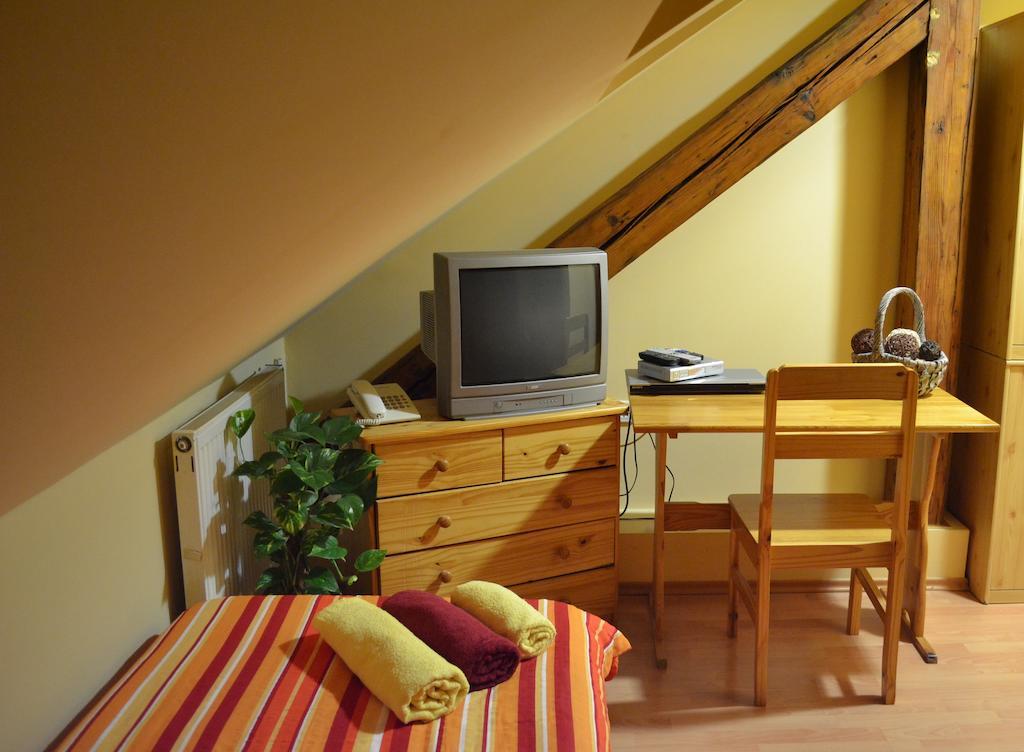 Hotel Byron Zlaté Moravce Zimmer foto