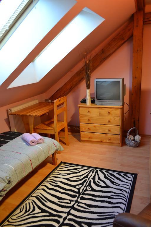 Hotel Byron Zlaté Moravce Zimmer foto