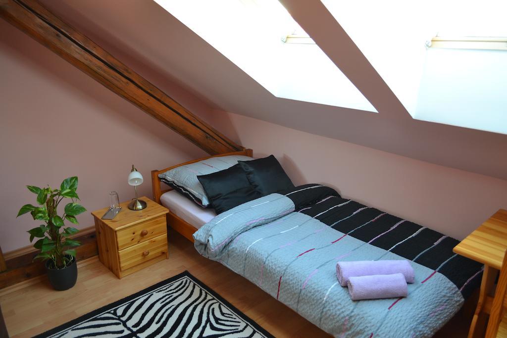 Hotel Byron Zlaté Moravce Zimmer foto